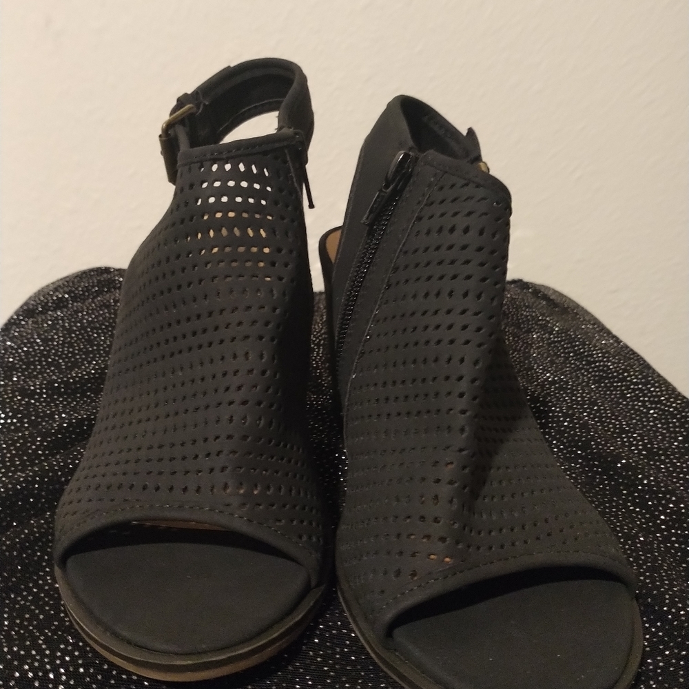 👠 booties - Picture 2 of 5